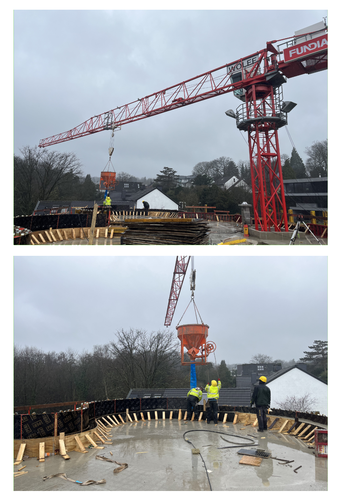 Zwei Fotos einer Baustelle bei Regen: Ein roter FUNDIA-Kran hebt einen großen Betonbehälter über eine runde Schalung. Drei Bauarbeiter in gelben Westen und Helmen koordinieren den Betoneinbau auf der nassen Decke.

                